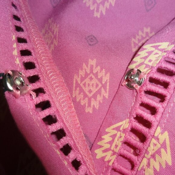 Wrangle Retro brand top size XXL, rayon, pink with cream print design, NWT, soft - Picture 10 of 16